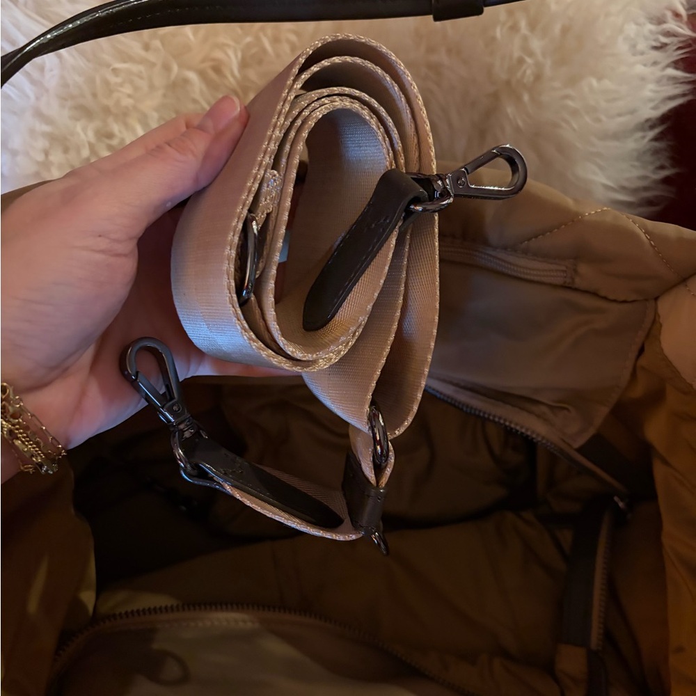 Quilted Tan Tote Bag - Picture 4 of 8